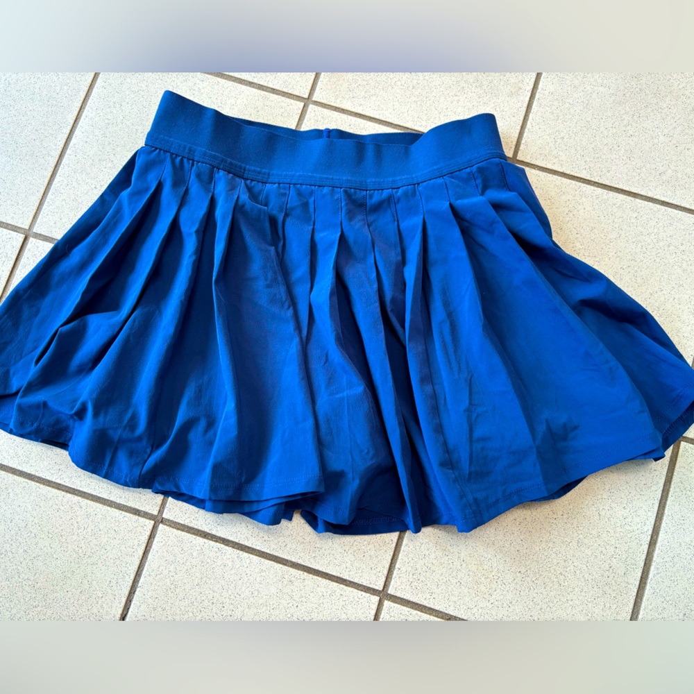 Tennis skirt (never worn)